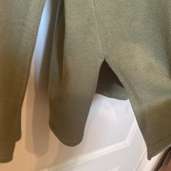 Dress Barn women’s size PXS Cold shoulder long sleeve studded top NWT - Picture 5 of 6